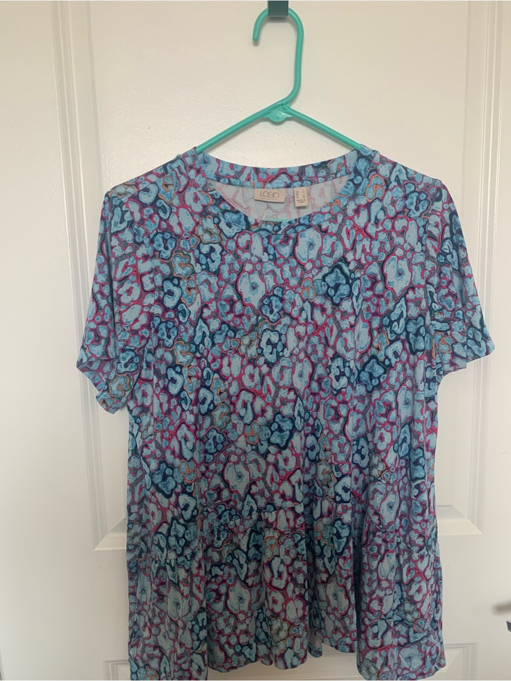 LOGO by Lori Goldstein Blue, Pink and Teal Abstract Floral Short Sleeve Top